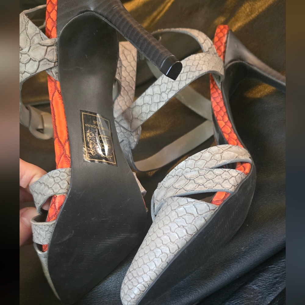 HOST PICK! 🎉🎊Paper Fox Gray faux snakeskin Strappy Women's Heels sz8 NIB - Picture 3 of 7